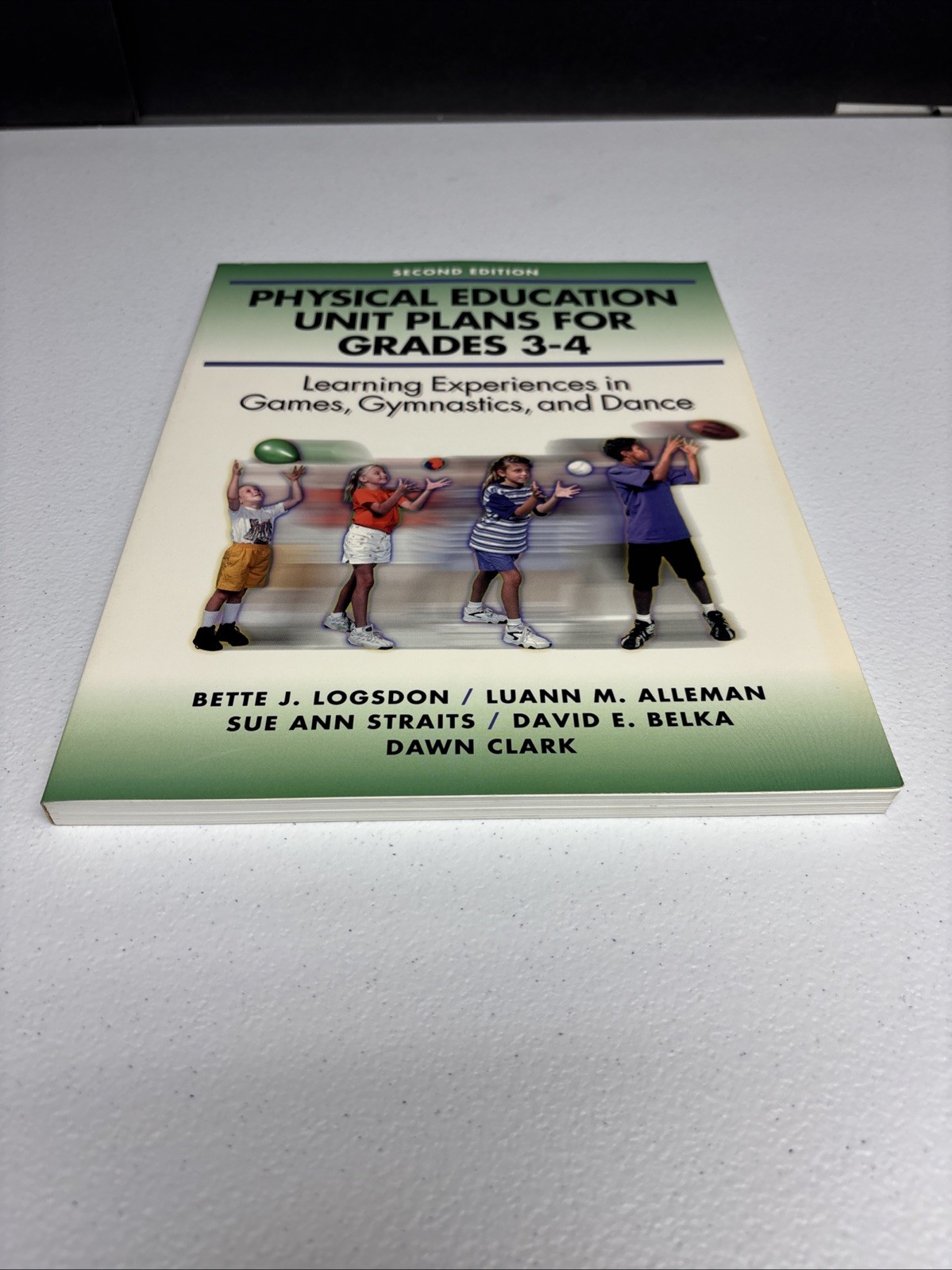 Physical Education Unit Plans for Grades 3-4 by Dawn Clark, Bette Logsdon,…