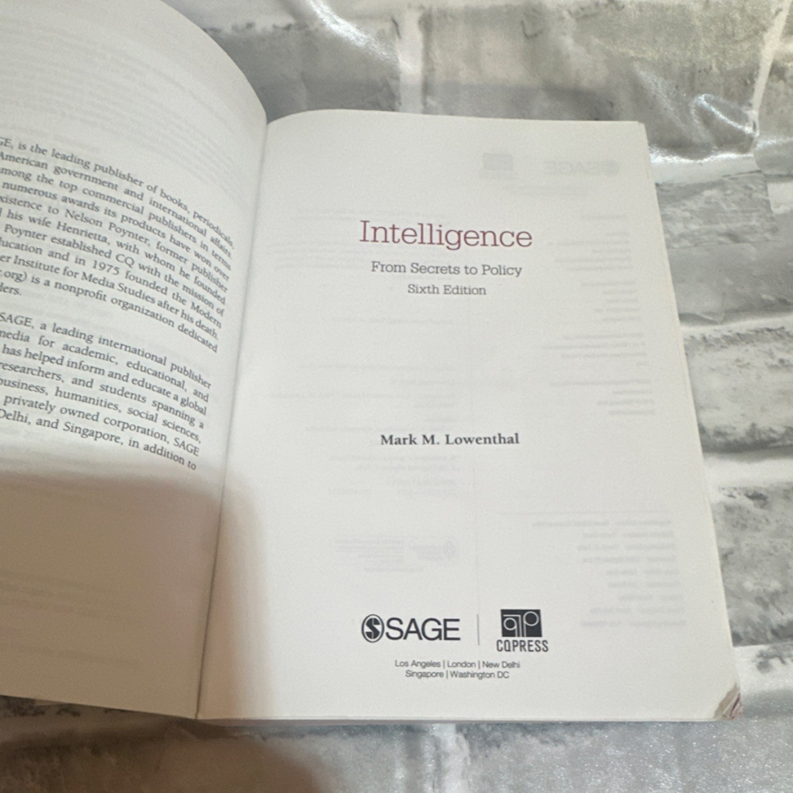 SAGE CQ Press Intelligence: From Secrets to Policy 6th Ed Lowenthal 2017 PB