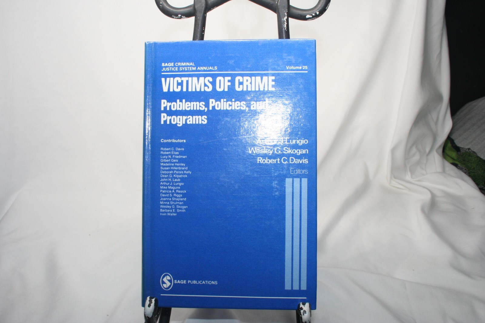 Victims of Crime: Problems, Policies, and Programs Volume 25 Hardback 1990