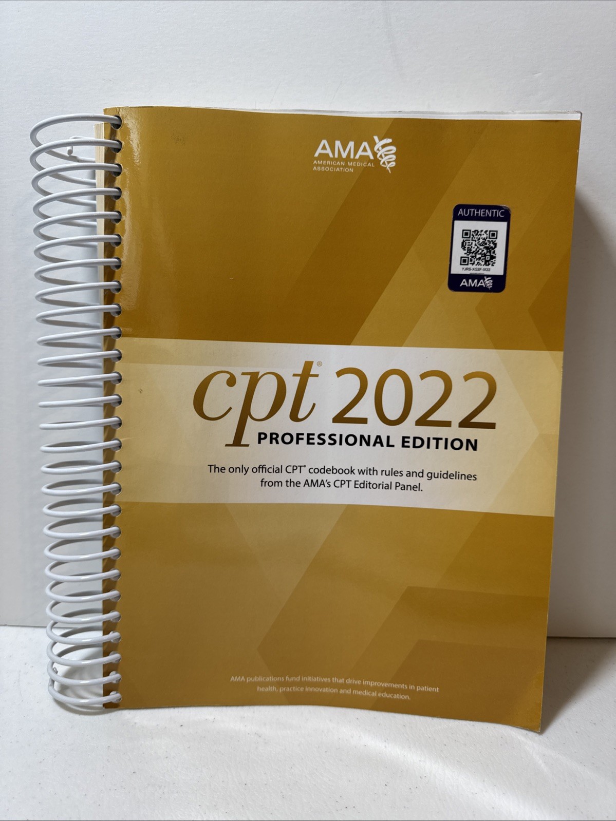 CPT 2022: Professional Edition – Spiral-bound, by Synovec Mark S. – Very Good