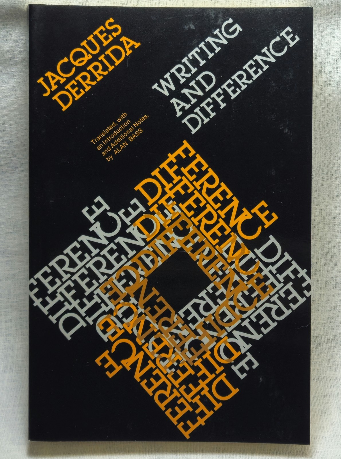 Writing and Difference Paperback Jacques. Derrida