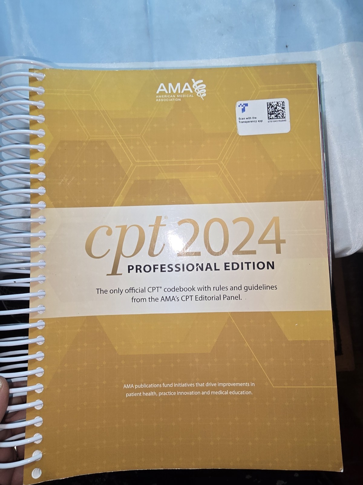 CPT Professional 2024 by American Medical Association (2023, Trade Paperback)