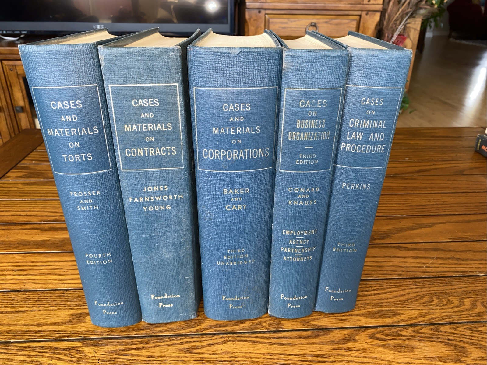 University Casebook Series Lot Of 5 Torts, Contracts, Criminal Law, Corps +1 HC