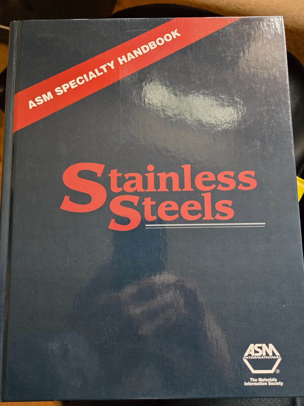 ASM Specialty Handbook Stainless Steels, Joseph R. Davis, Massive Technical Book