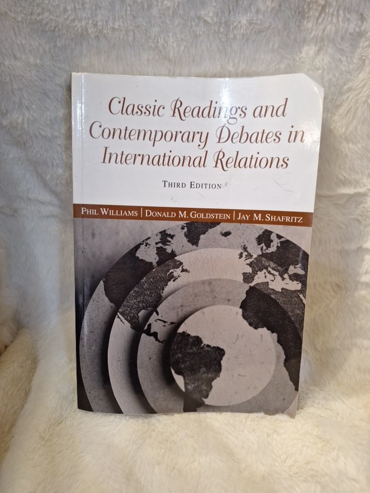 ✨️Classic Readings and Contemporary Deba… by Williams, Phil Paperback✨️