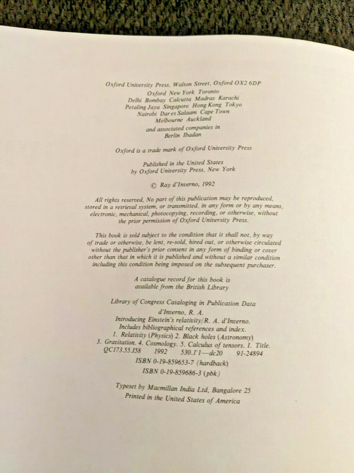Introducing Einstein’s Relativity by R. D’inverno (1992, UK-Trade Paper)