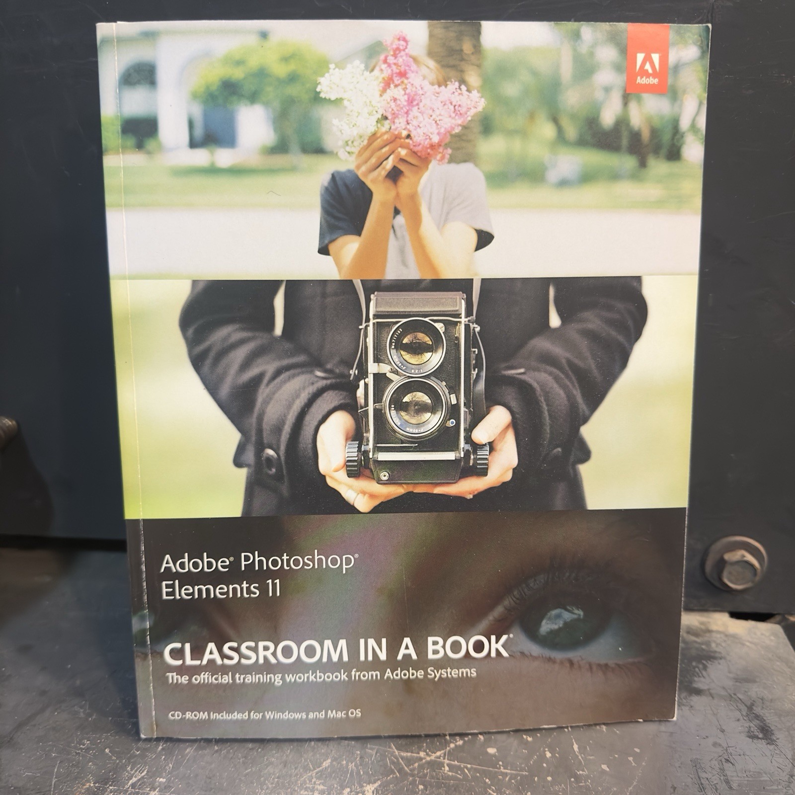 Adobe Photoshop Elements 11 Classroom in a Book – Paperback – VERY GOOD
