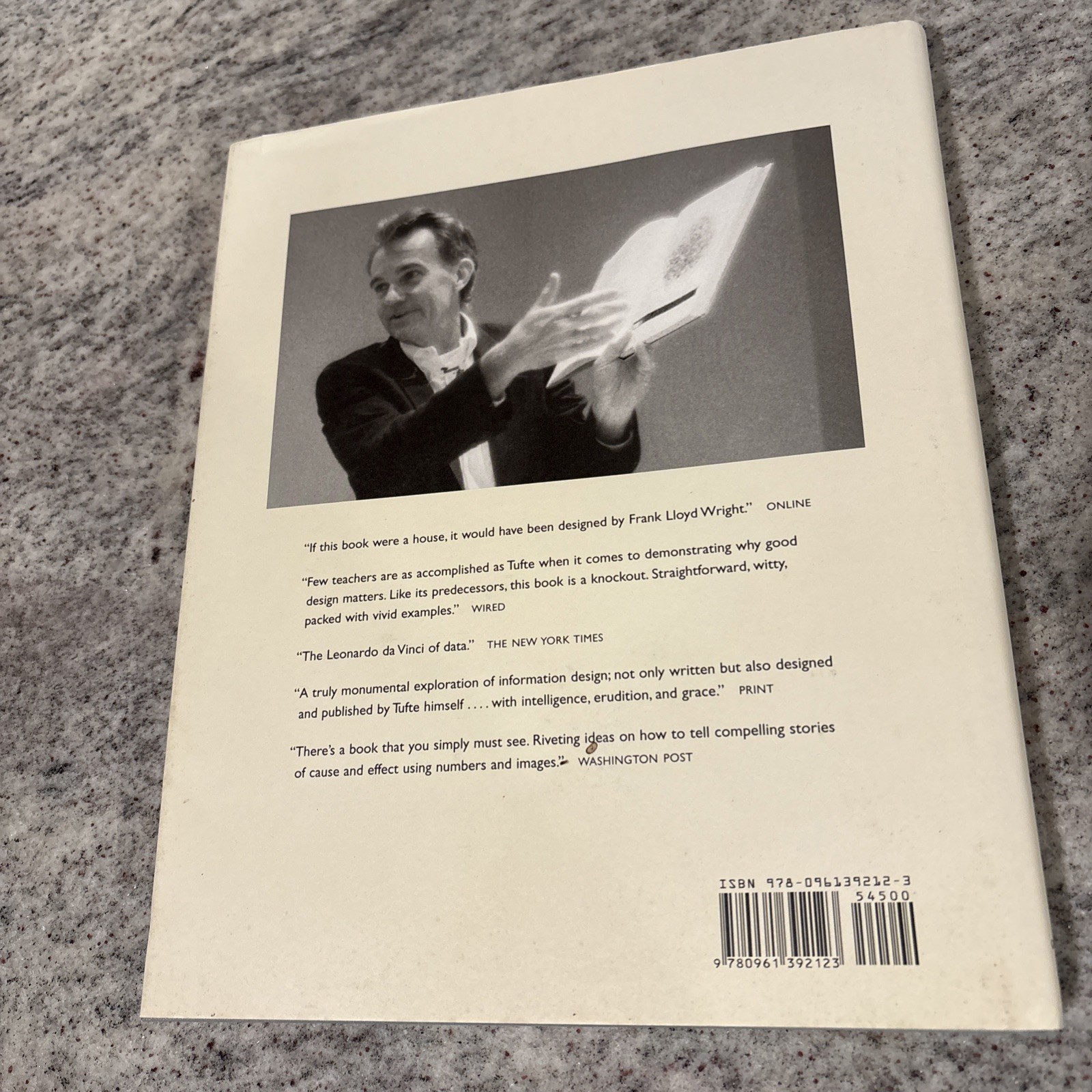 Visual Explanations : Images and Quantities, Evidence and Narrative by Edward R.