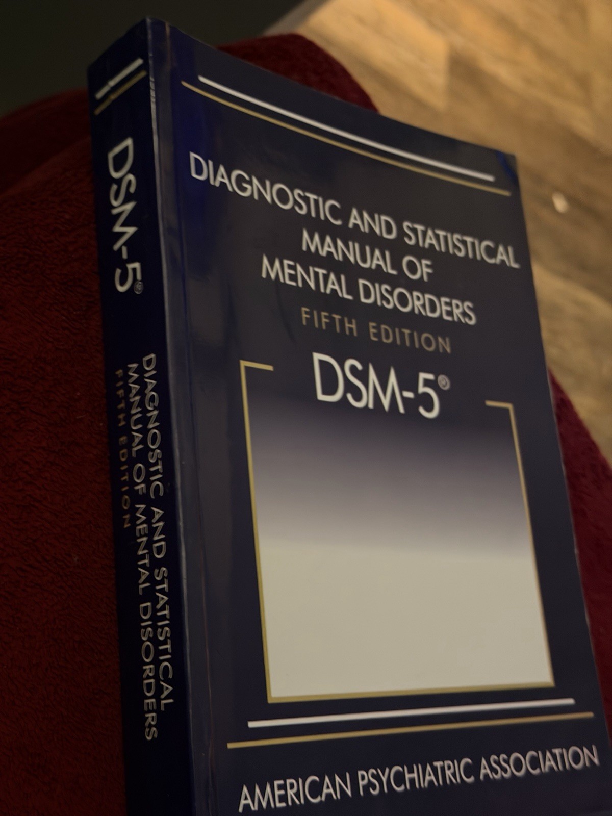 American Psychiatric Association DSM-5 Fifth Edition Hardcover Textbook 2013