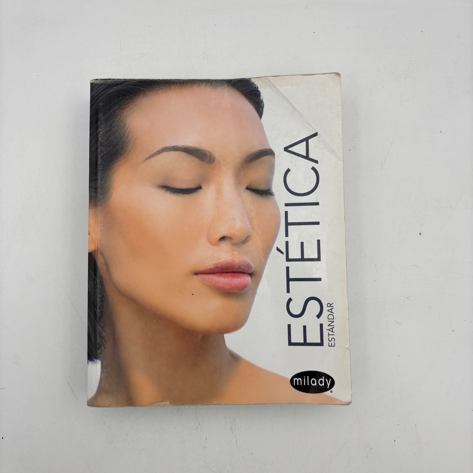 Milady Standard Esthetics Fundamentals Spanish Translated – Paperback